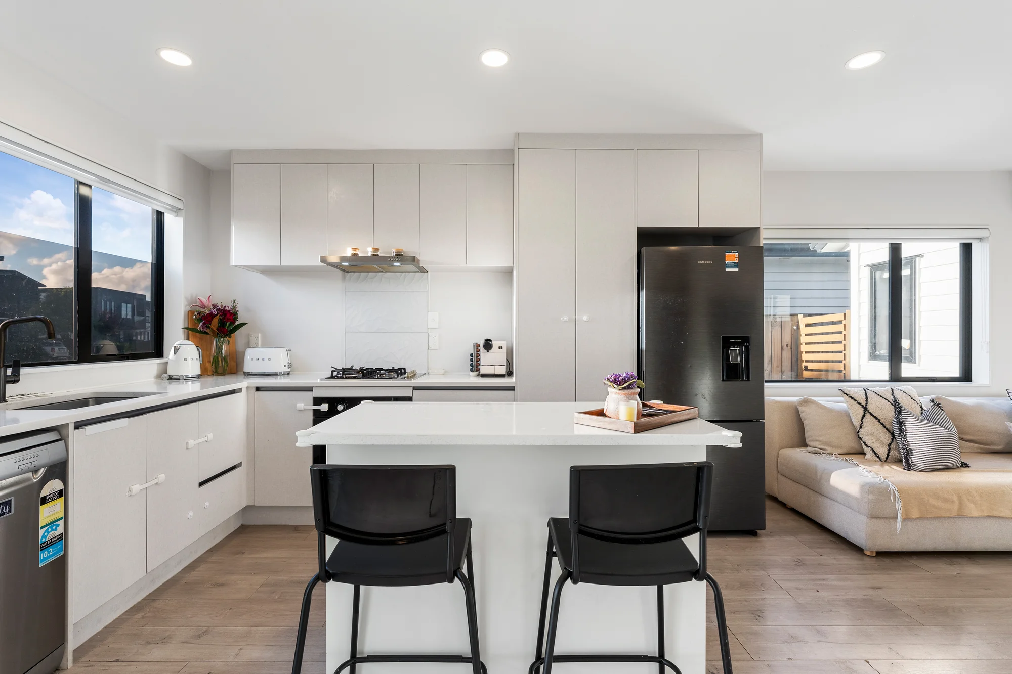 Hobsonville 3कमरा Stylish Standalone in Scott Point