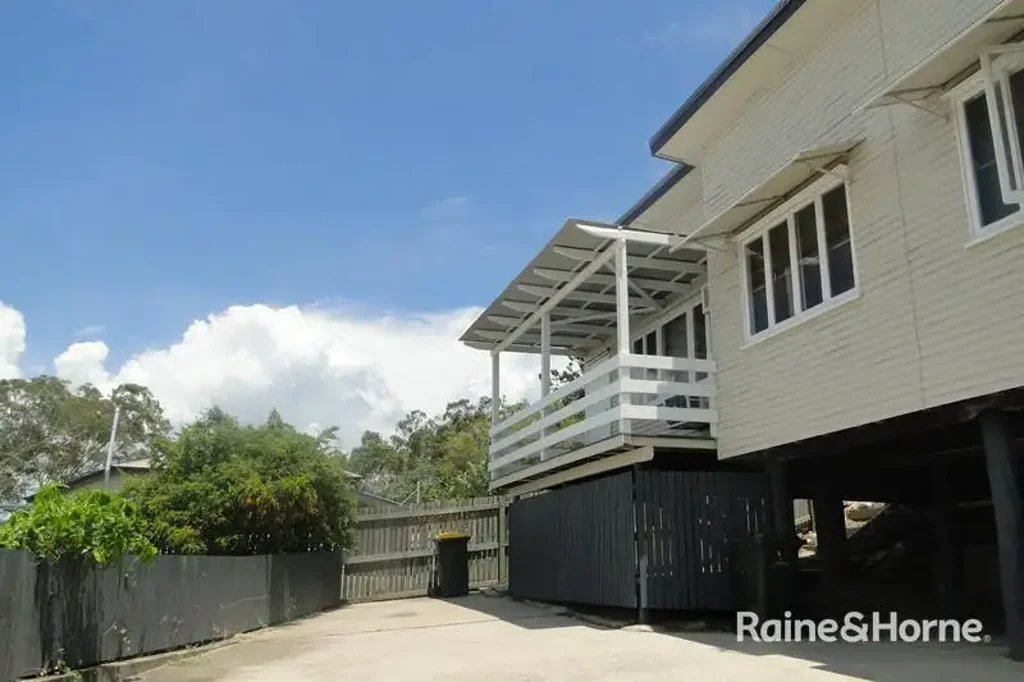 2 BEDROOM UNIT WITH OCEAN VIEWS IN SOUTH GLADSTONE