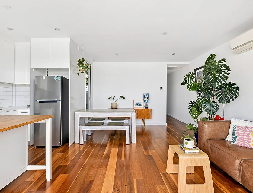 201/93-95 Holmes Street, Brunswick, North Melbourne, 2 Schlafzimmer, 1 Badezimmer, Apartment