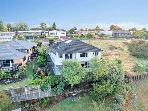 Te Awamutu 5房  Flexible Family Living with Fantastic Views!