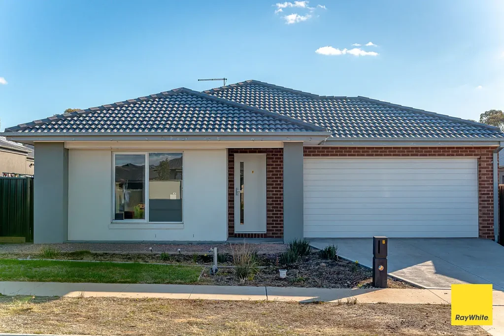 Modern Comfort in a Family-Friendly Neighbourhood