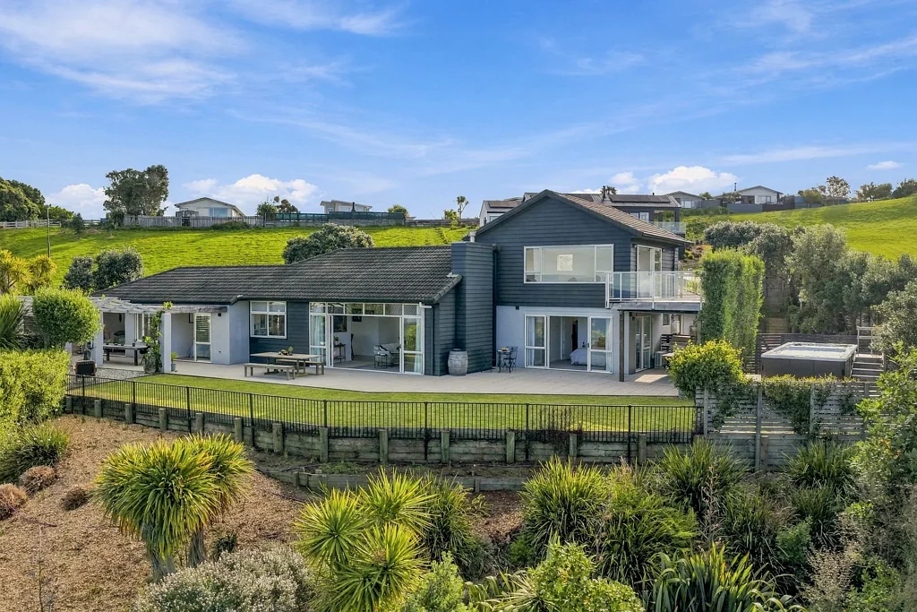 Leigh 3ਬੈੱਡਰੂਮ Coastal Living, Exceptional Sea Views