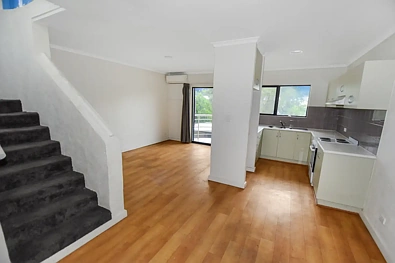 East Side 2Zimmer Low-Maintenance Living with Spacious Balcony in Undoolya Mews
