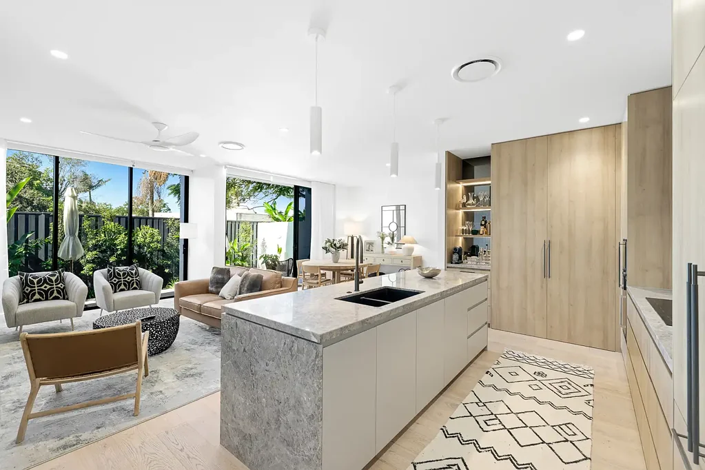 Surfers Paradise 3房  Brand New Award-Winning Capri Villas Residence
