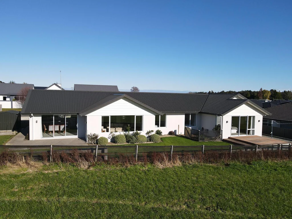 Winton 3Zimmer Stunning home – Northview location