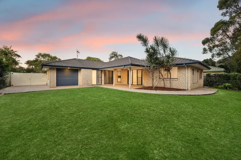 Tewantin 4Kwarto Quiet Cul-de-Sac Living with Plenty of Potential