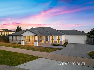 Drouin 4房  The Brief: Exceptional family home!