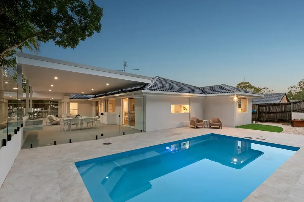 Buderim 5ਬੈੱਡਰੂਮ Stylish Family Entertainer in Sought-After Pocket
