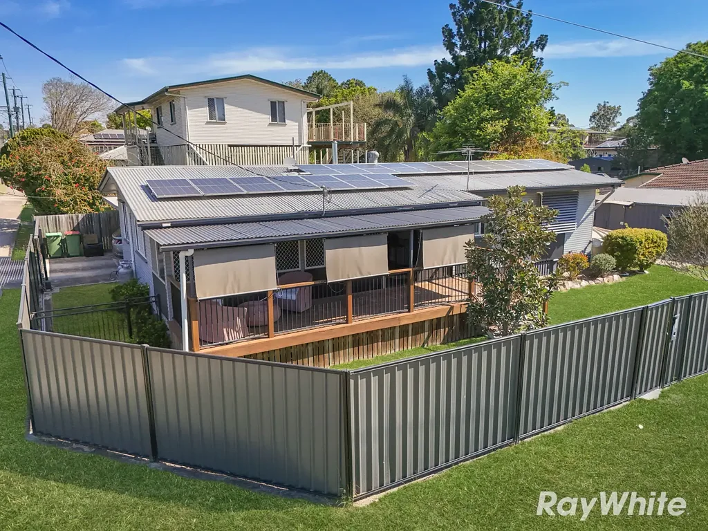 North Booval 4房  Private Corner Block Living with Shed, Solar and Space to Entertain
