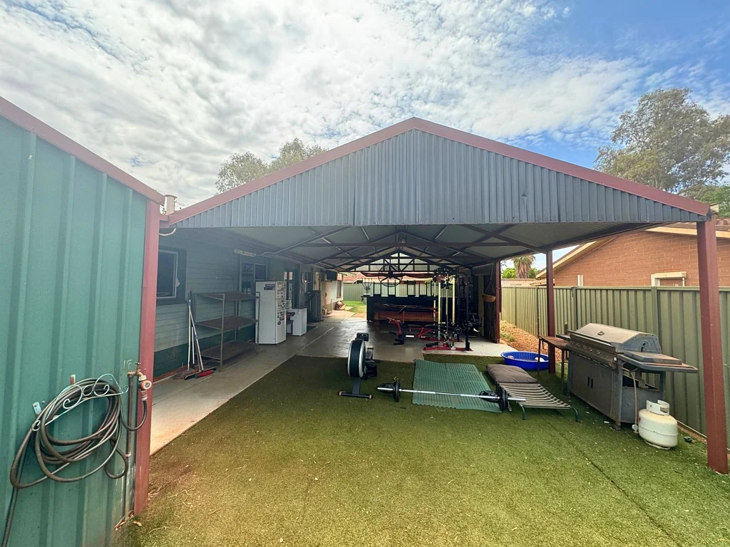 2 Ross Avenue, Newman, WA 6753