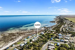 8 Foreshore Road, Hardwicke Bay