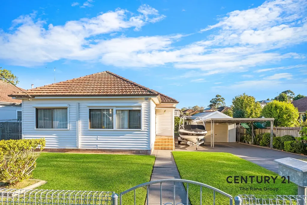 Toongabbie 4Zimmer Prime 1,195sqm Block with Duplex, Subdivision & Granny Flats Potential (STCA)