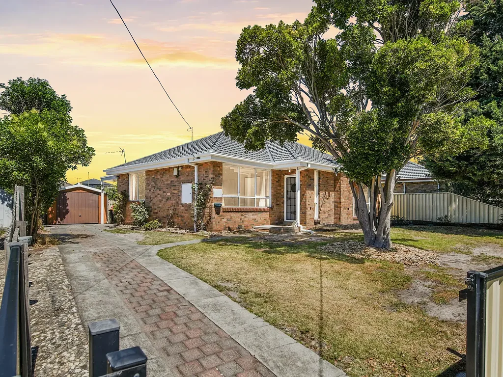 Ideal Family Living Close to Transport & Shops