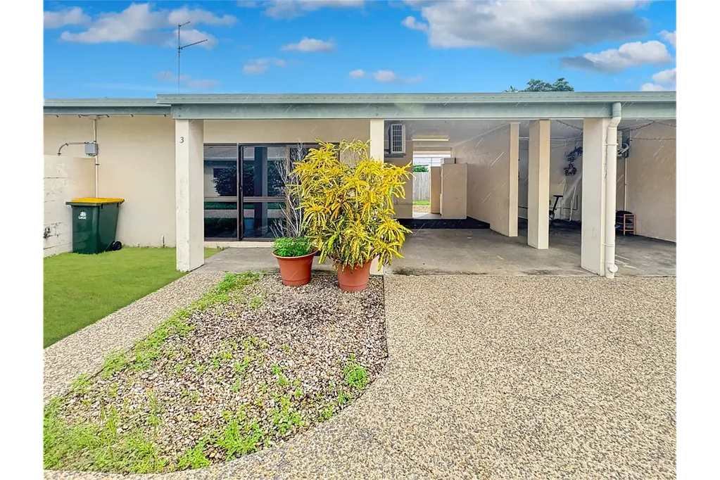 Unit In a Complex Located Close to Cairns CBD