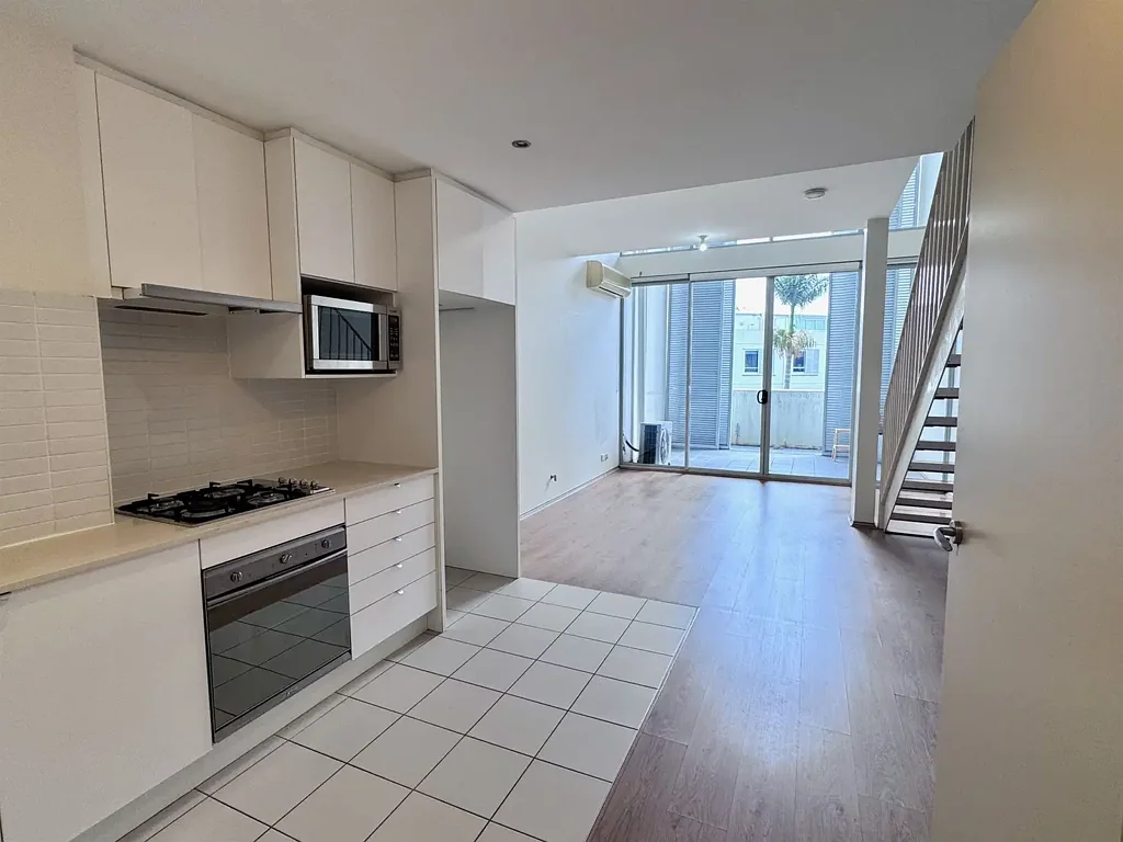 Rhodes 1chambre 84SQM land size-  HUGE SPLIT LEVELS apartment in an elevated position, part of Sol Rio Rhodes!! Potential weekly rent $710 per week!!