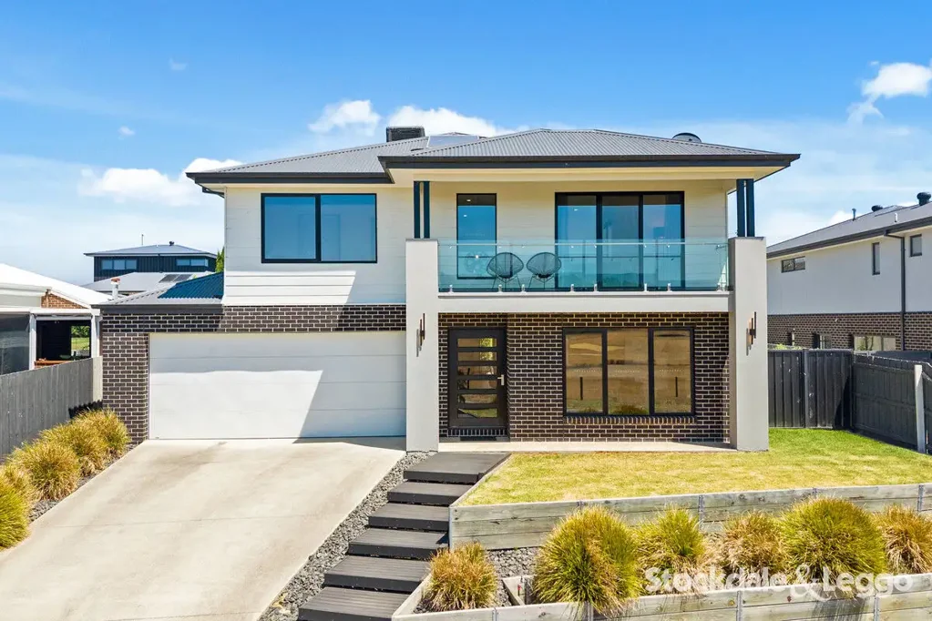 Traralgon 4침실 Generous Family Living with Unmatched Views