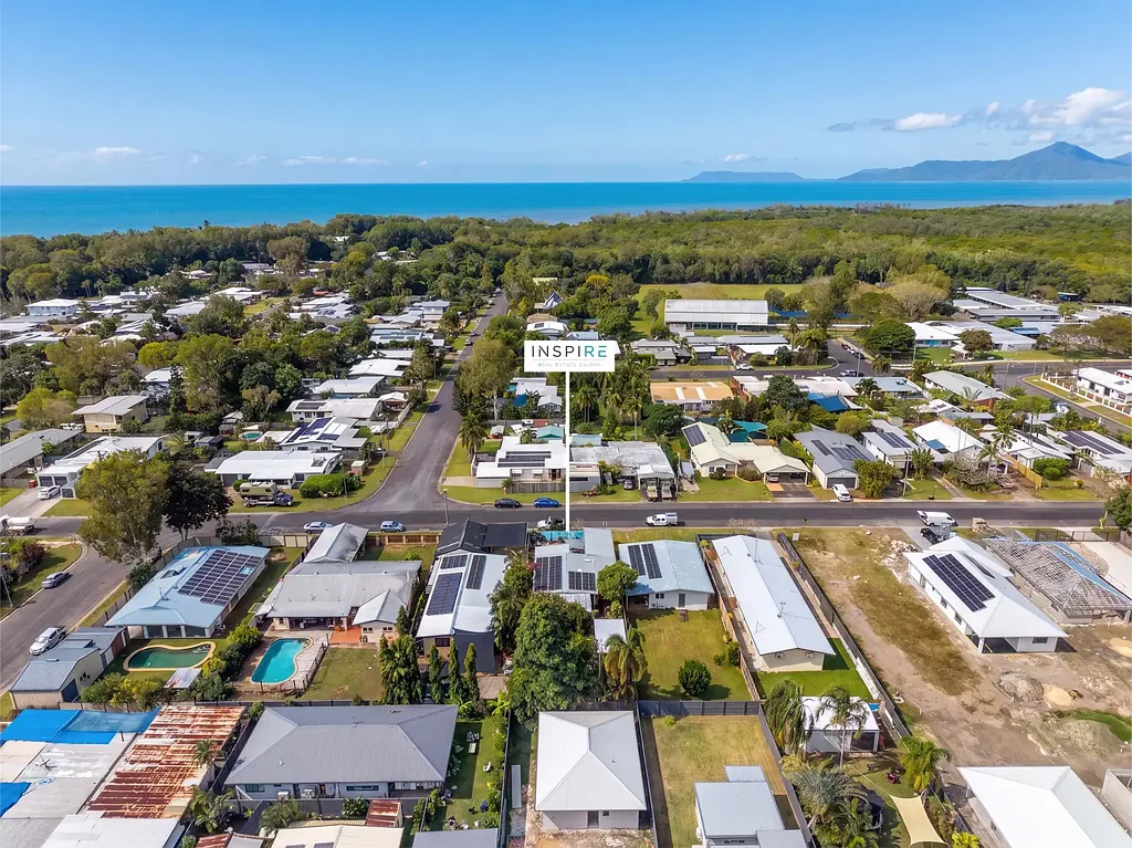 Yorkeys Knob 3침실 Tropical Living, Coastal Character & Lifestyle Convenience