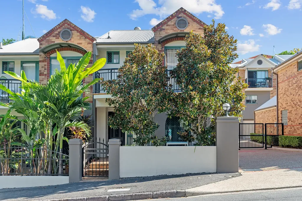 2/108 Victoria Street, Spring Hill, QLD 4000