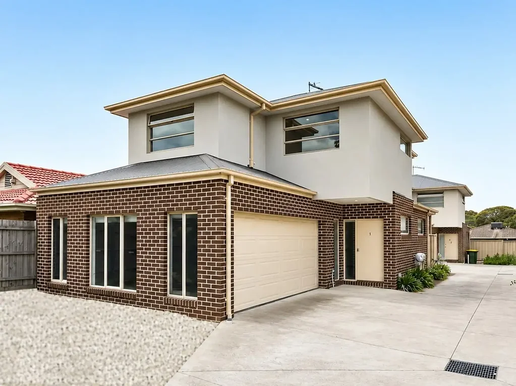 1/4 Salisbury Court, Sydenham, VIC 3037