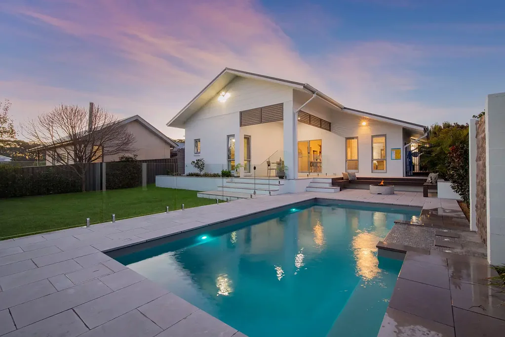 10 Sheoak Street, Fern Bay, NSW 2295