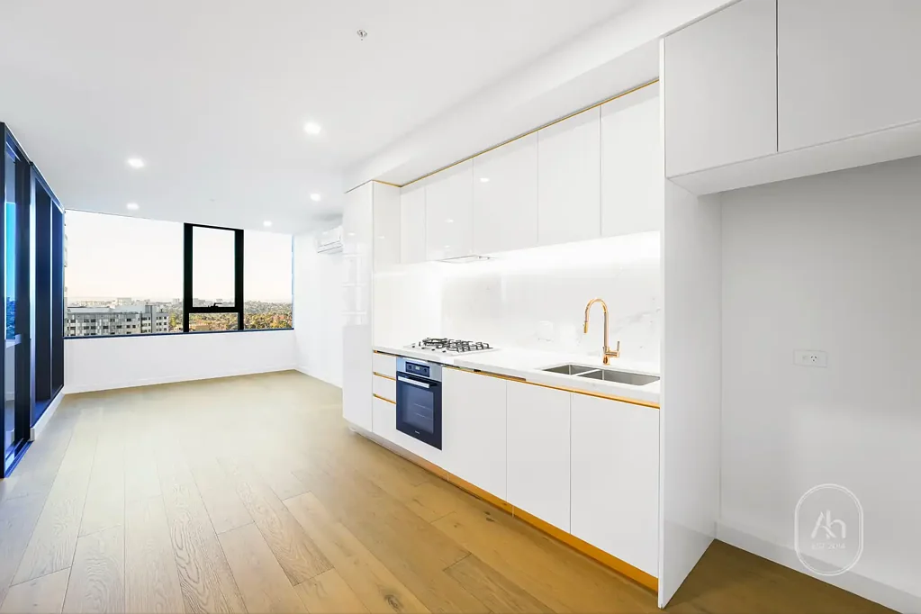 Modern Luxury Living with Spectacular Views I Near New 2B 2B 1Study 1 Carpark Apartment