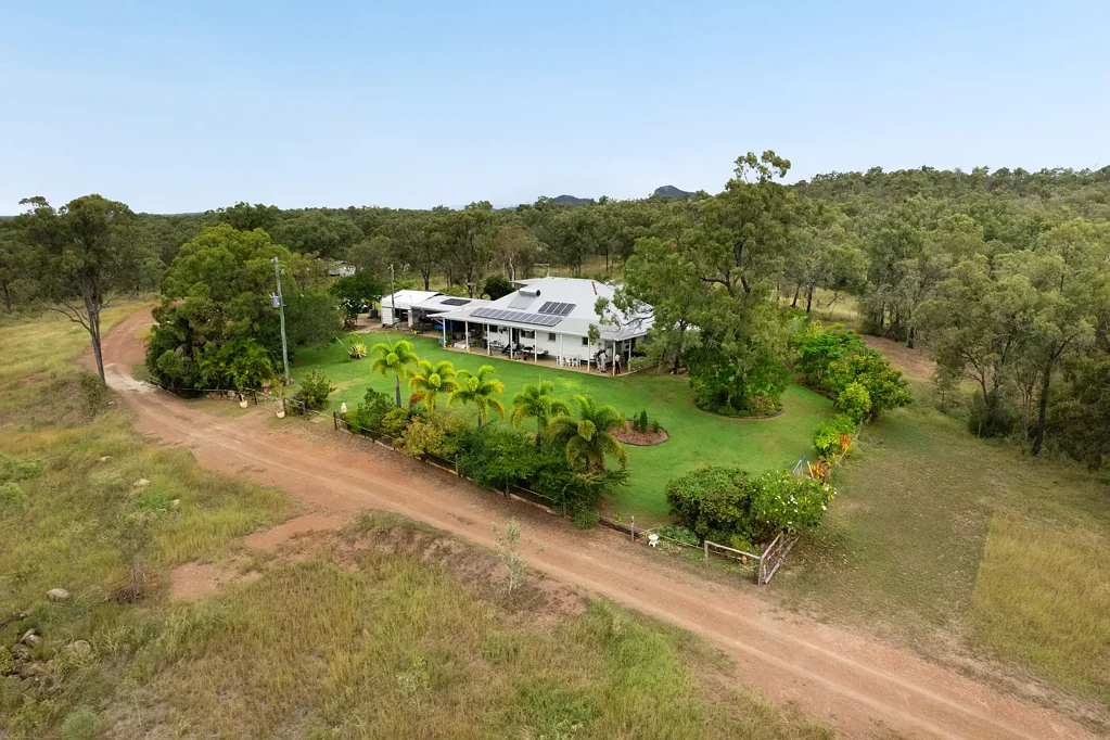 Alton Downs 7Phòng ngủ Exceptional Multi-Home Acreage on Over 100 acres (Dual Homes, Paddocks, Dams & More)