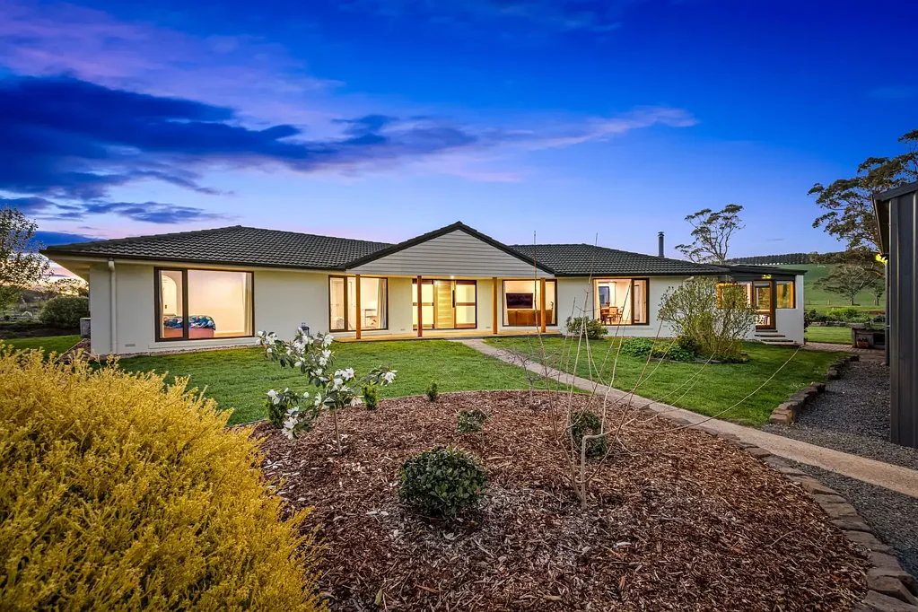 Gordon 4房  Meticulously Upgraded Family Home with Exceptional Sustainability and Lifestyle Features