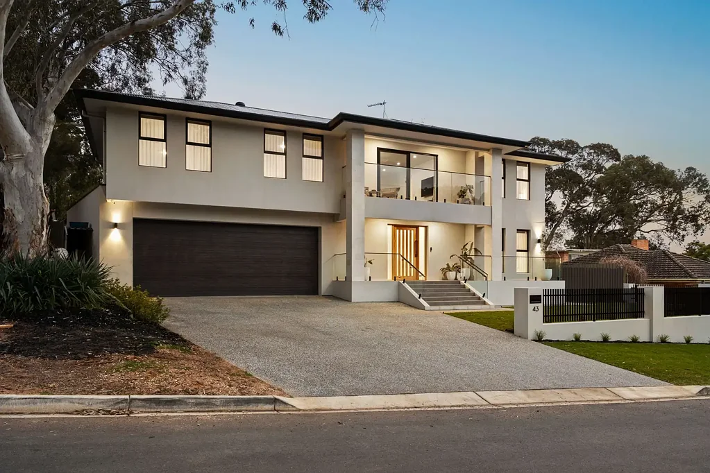 Banksia Park 5房  Landmark Banksia Park Residence with an Impressive 474sqm of Internal Living, Built for Luxury & Family Flexibility.