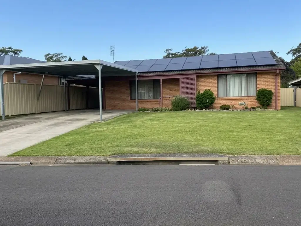 Charlestown 3ห้องนอน Immaculate 3 bedroom brick home set on a quarter acre block