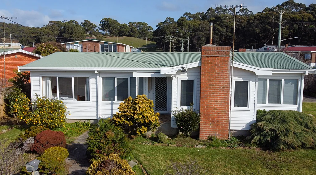 2 Crisp Street, Cooee, TAS 7320