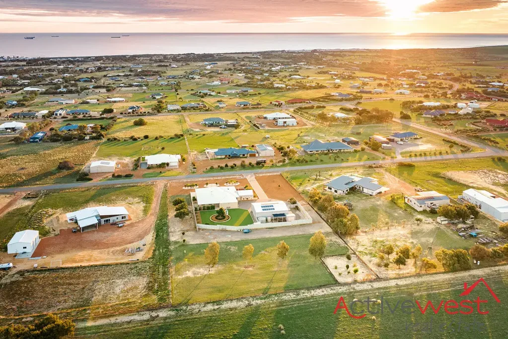 White Peak 4房  Luxury Living with Sweeping Ocean Views