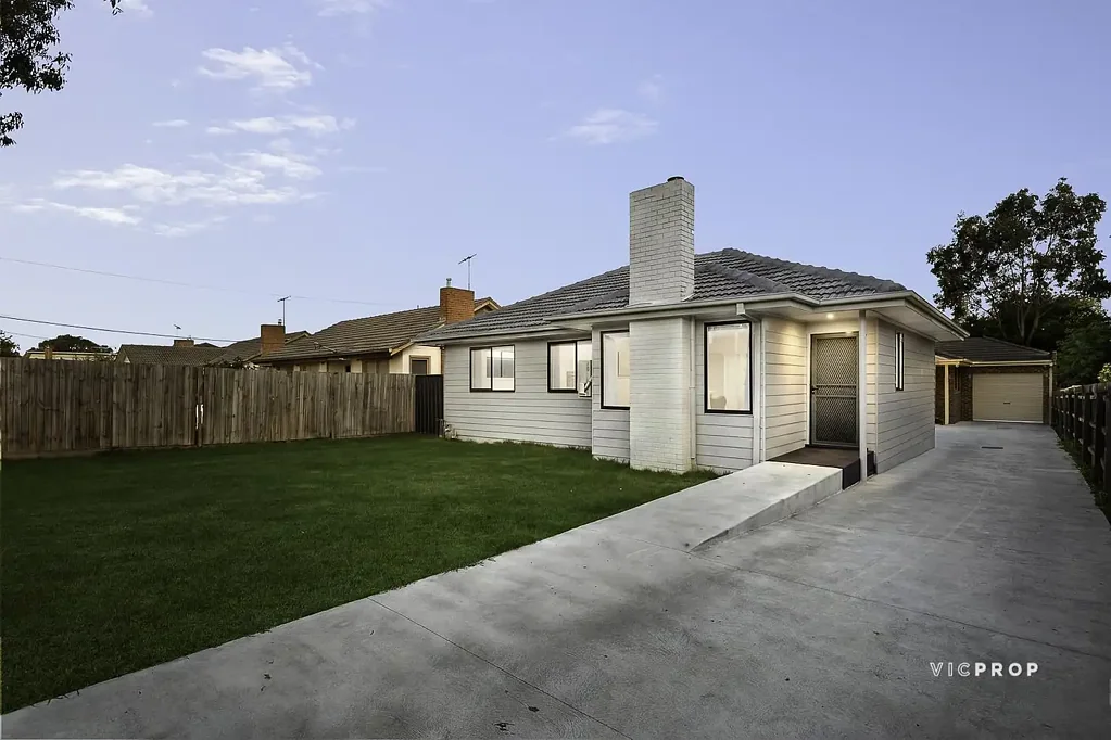 Glenroy 2બેડરૂમ Stylish Single-Level Space with Convenience Covered