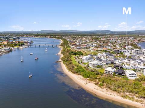 Paradise Point 4 Bedroom European Influences with Coastal Charm