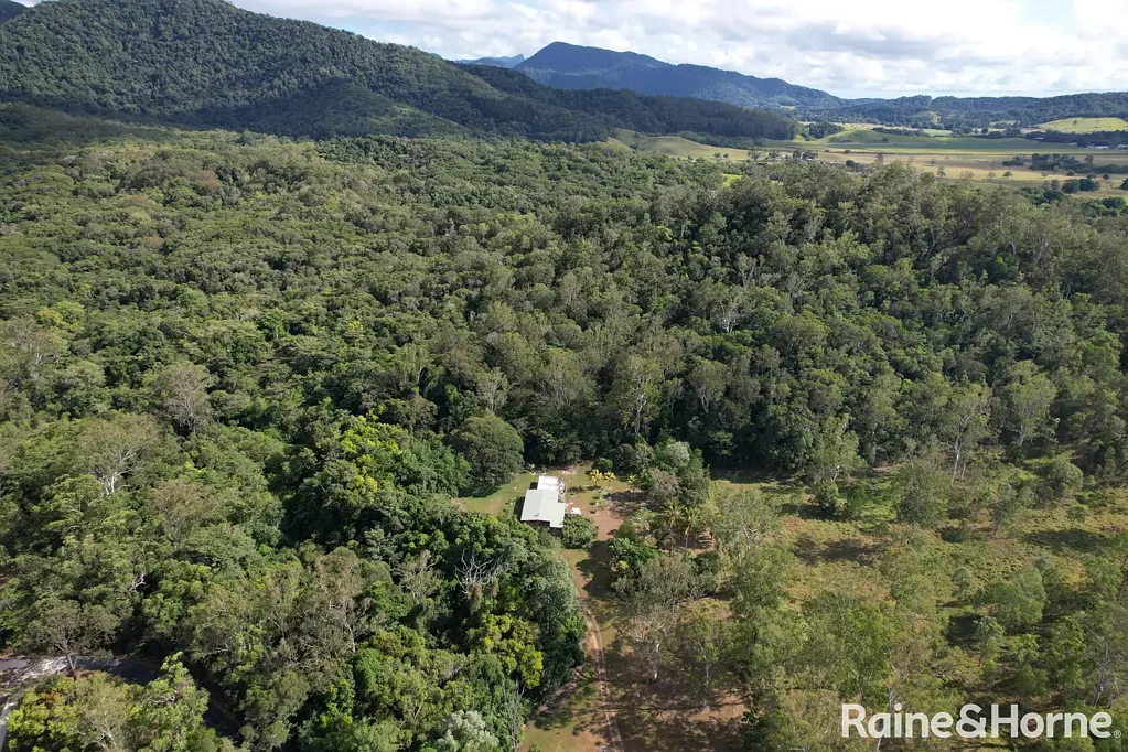 Julatten 4房  Charming cottage on 15 acres