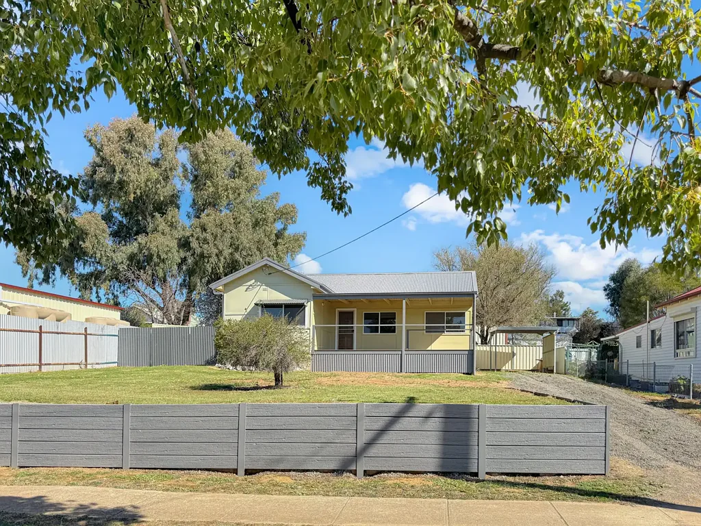 Harden 2બેડરૂમ Renovated Cottage in a Prime Location