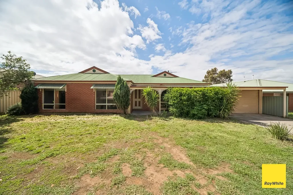 Must See Spacious Family Home in Quiet Strathfieldsaye Location