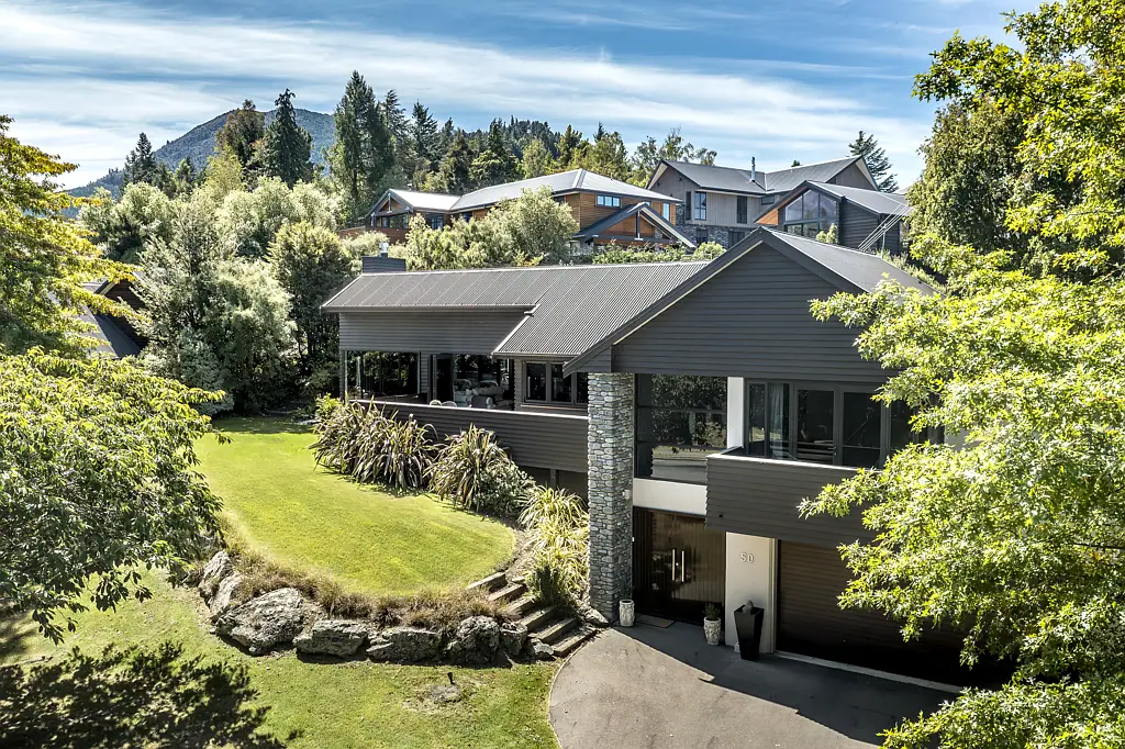 Hanmer Springs 3 Bedroom Exceptional design - blue chip location