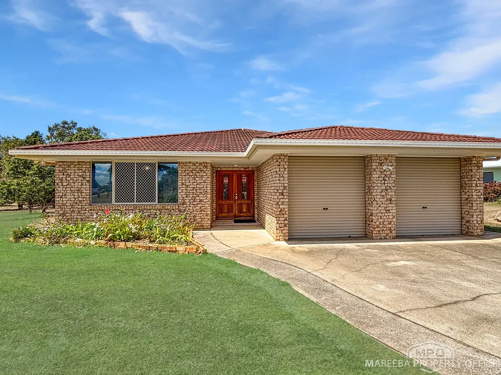 Mareeba 4ਬੈੱਡਰੂਮ FAMILY HOME ON ACREAGE IN SOUGHT-AFTER POCKET