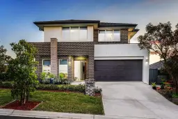 32 THORPE CCT, Oran Park