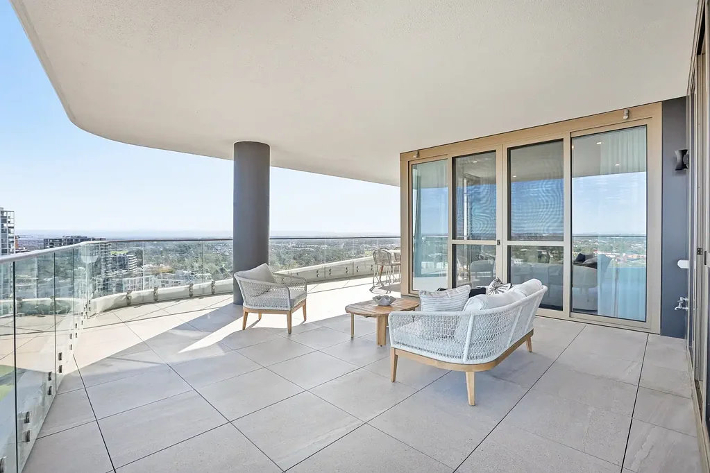 Norwest 3कमरा Brand-New Sky-Home Luxury with Stunning Panoramic Views