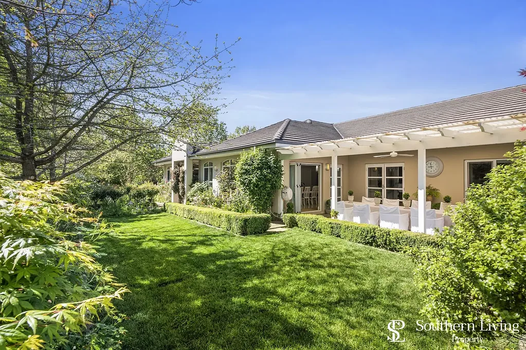 Bowral 4Phòng ngủ Stunning Bowral Masterpiece for sale