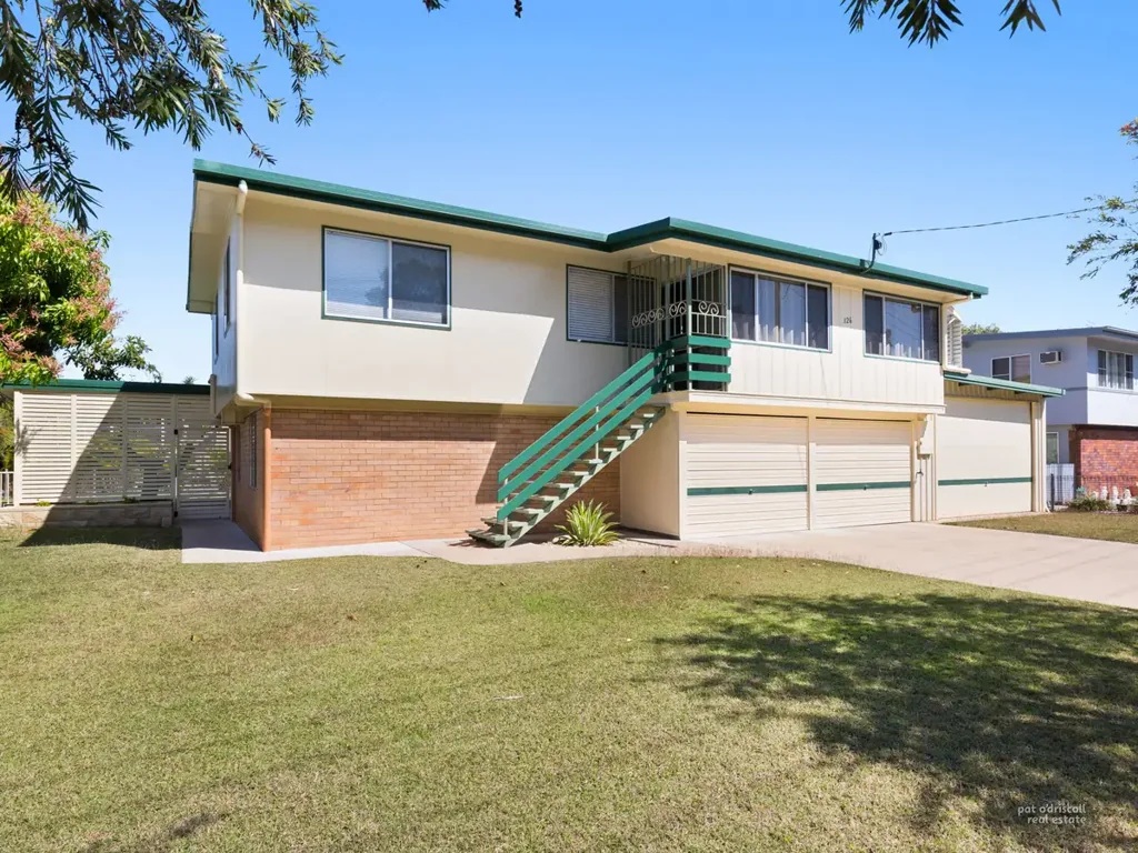 Frenchville 3chambre 3- Bedroom, 2-Bathroom Home in Frenchville with a Shed...