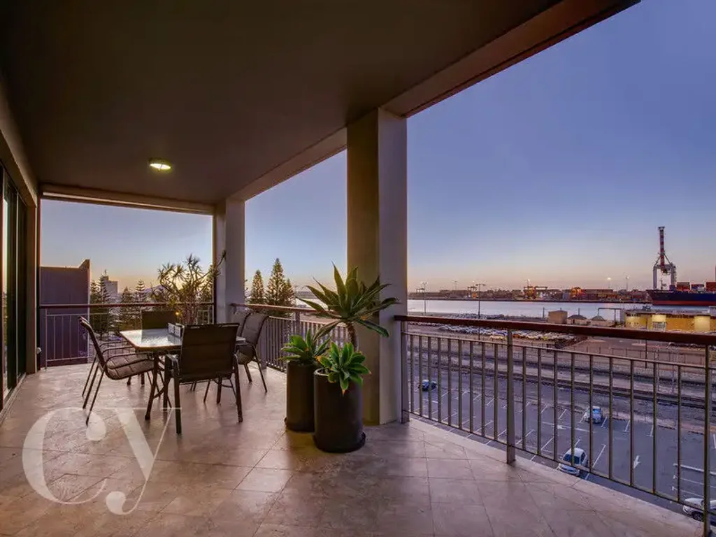 Fremantle 3 Bedroom North Facing Harbour Living