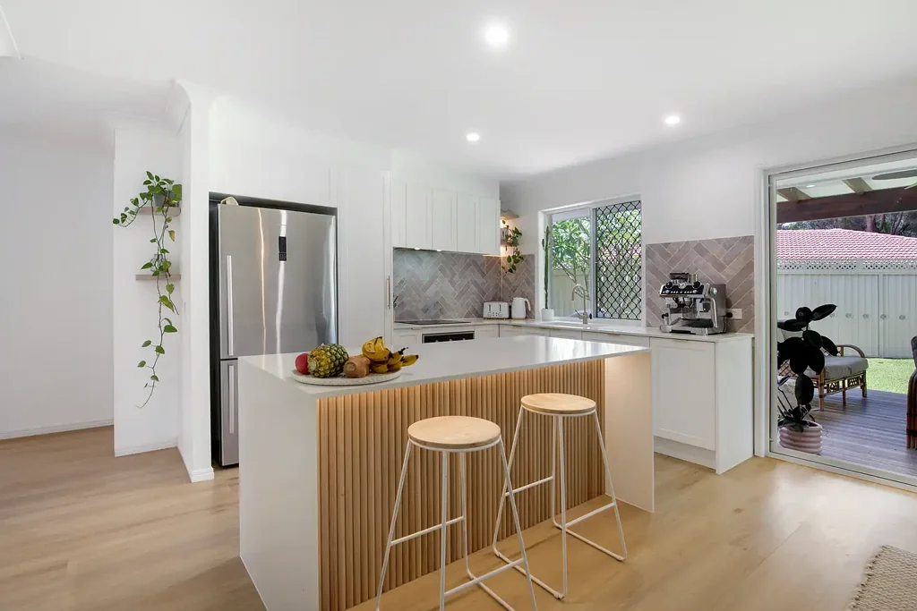 Currumbin Waters 3房  Renovated, Detached Duplex in a Prime Currumbin Waters Location
