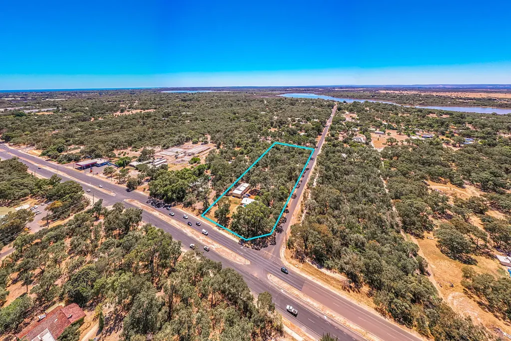 Barragup 4침실 Prime Special Rural Opportunity – Home, Office & Workshop on 4.5 Acres!