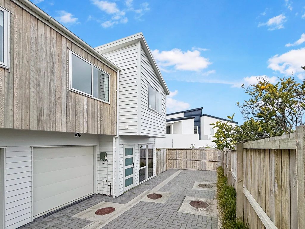 Modern 3-Bedroom Family Home in a Prime North Shore Location