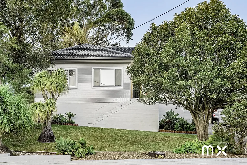 Corrimal 4房 精心翻新 主卧带套 独立granny flat Miele厨房 全屋木地板 悬崖景色 带顶棚spa 步行便利 海滩近 Tailor-Made