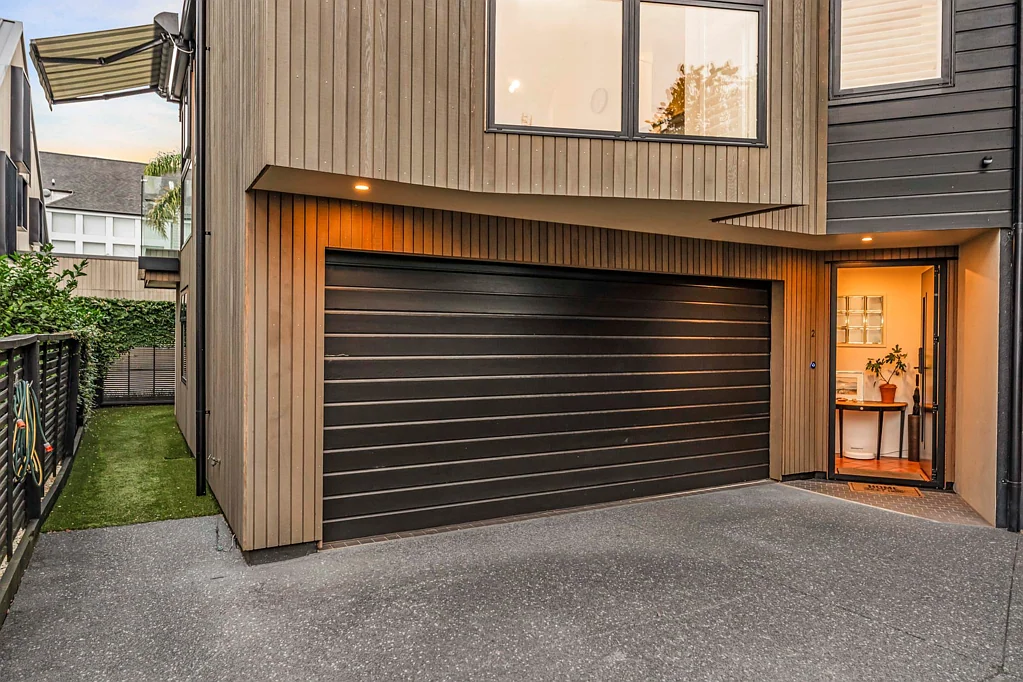 Saint Heliers 3房  SERIOUS SELLER MOVED OUT, PRESENT ALL OFFERS