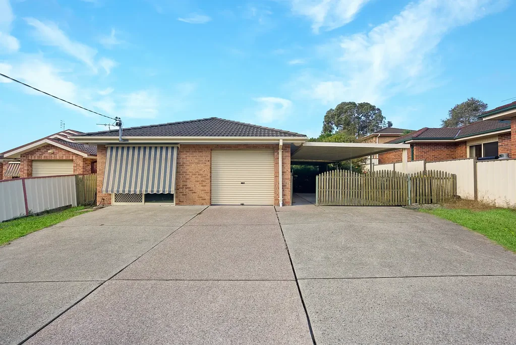 Swansea 3Kwarto AUCTION - Must Be Sold! Exceptional Space, Endless Potential & a Prime Swansea Lifestyle