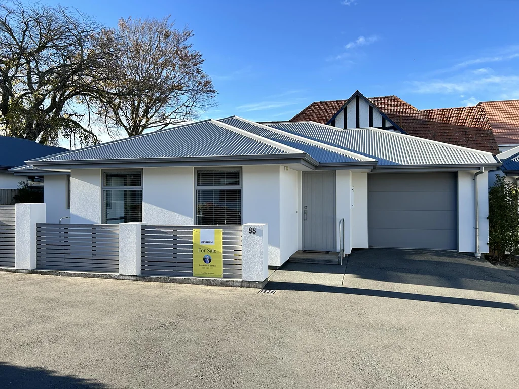 Ashburton 3房  Affordable Easy Central Living